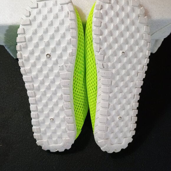 EUC: Sze 9/10 Neon Green Mesh Aqua Water Shoes - Picture 2 of 3